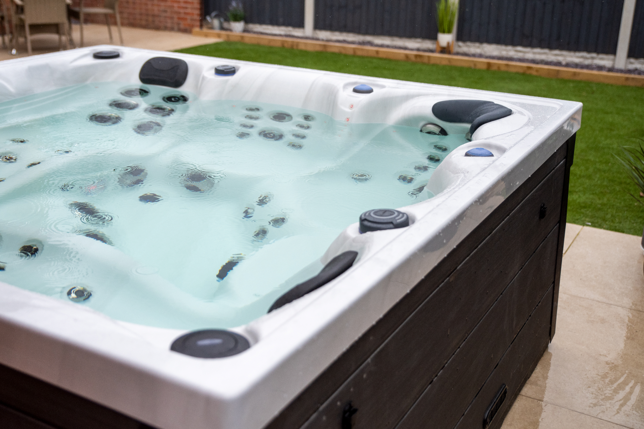 Spa Platinum Onyx — Jacuzzi 5 places, 90 jets, hydrothérapie, gamme Premium