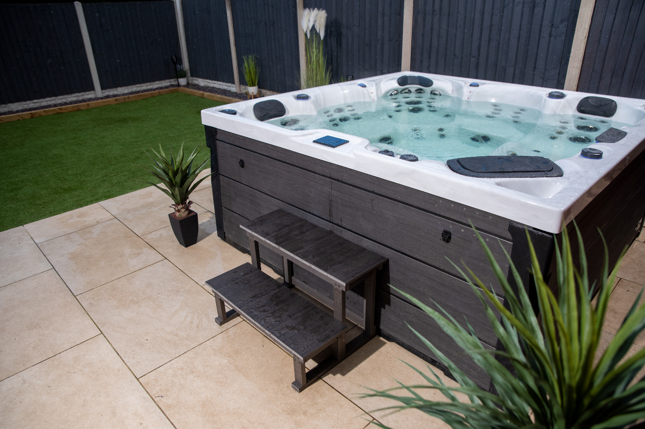 Spa Platinum Onyx — Jacuzzi 5 places, 90 jets, hydrothérapie, gamme Premium