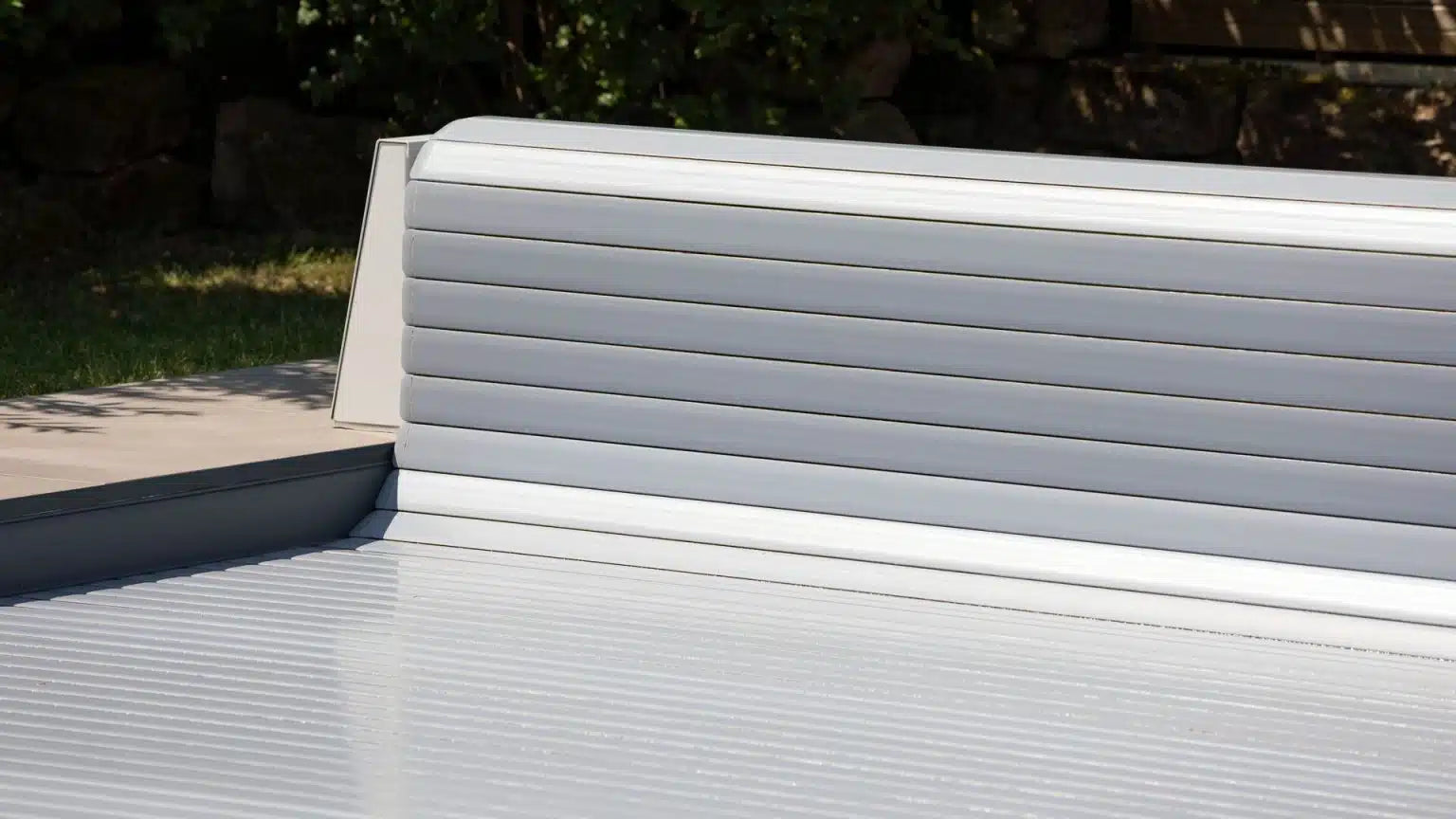 Volet hors sol Roll Easy — Couverture automatique de piscine