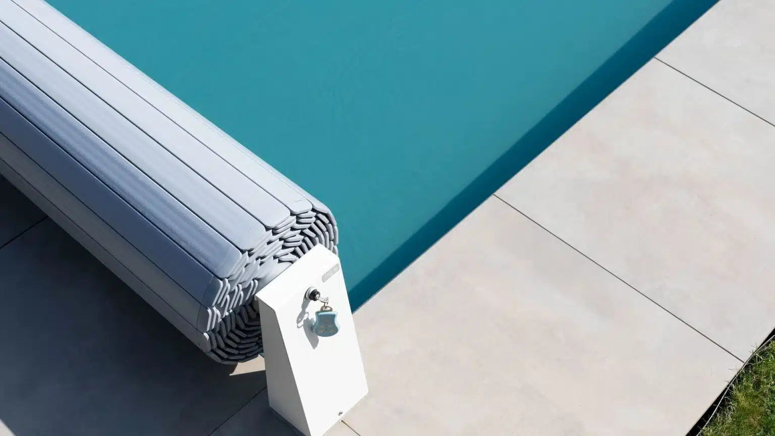 Volet hors sol Roll Easy — Couverture automatique de piscine